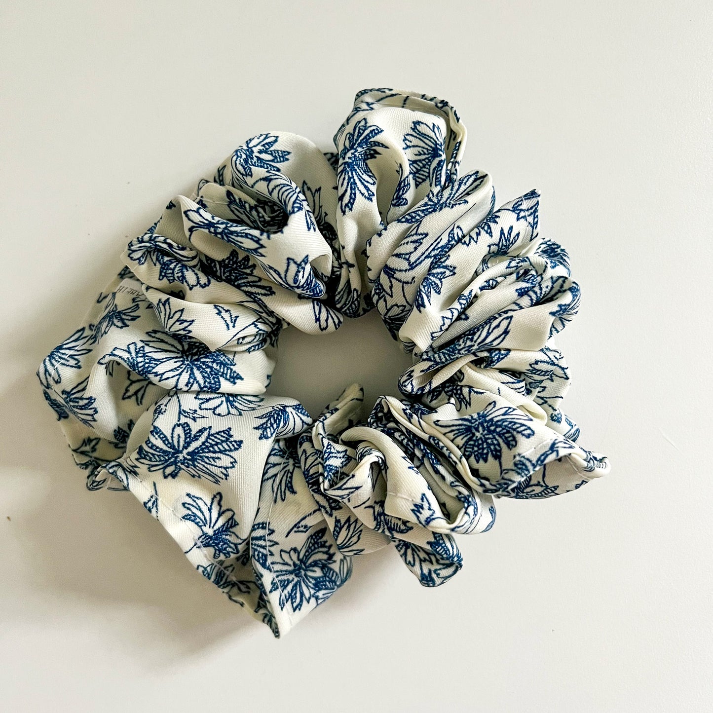 2023 Blue floral - Extra fluffy