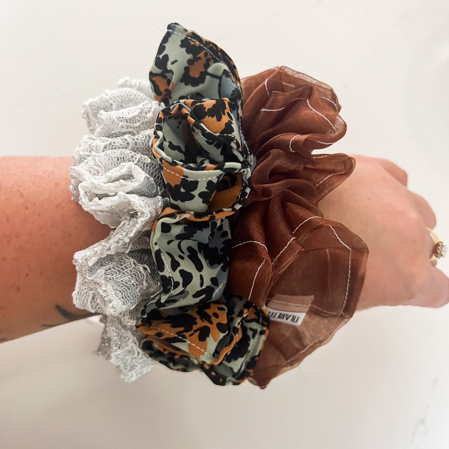 Trio scrunchie
