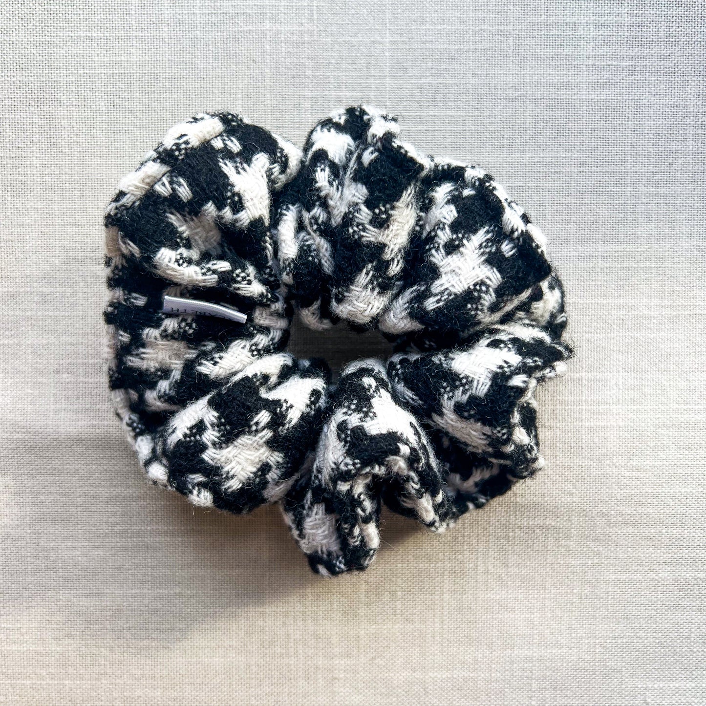 2023 Houndstooth - Extra fluffy