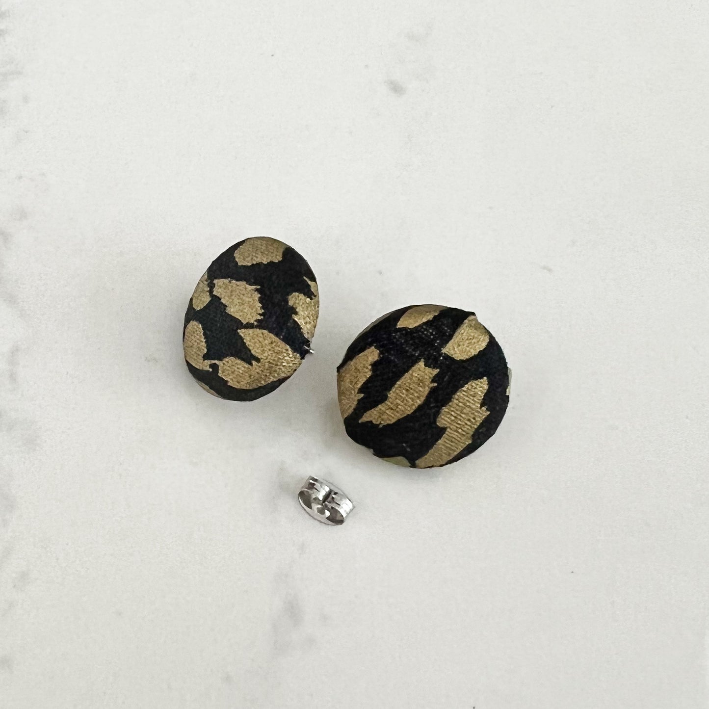 Earring - Black and gold